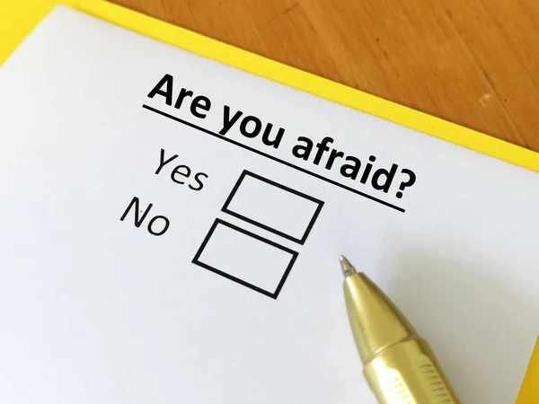 Una Persona Está Respondiendo Pregunta Acerca Sentir Miedo — Foto de Stock