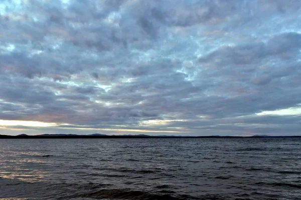 Göl Bulutlu Havalarda Akşam Güney Ural Uvildy Mesafe Görülür Ural — Stok fotoğraf