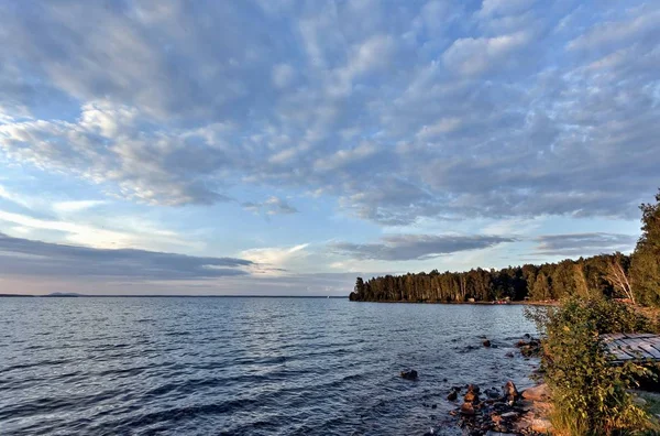 Evening Lake Cloudy Weather South Ural Uvildy Distance Seen Ural — Stock Photo, Image