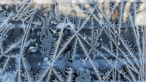 Zur Frostlinie geneigt, Muster auf dem Fensterglas — Stockfoto