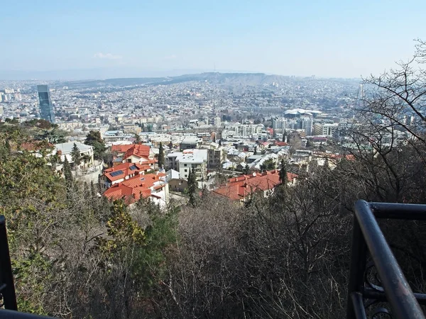 Vue du sommet de Tbilissi depuis la Sainte montagne — Photo