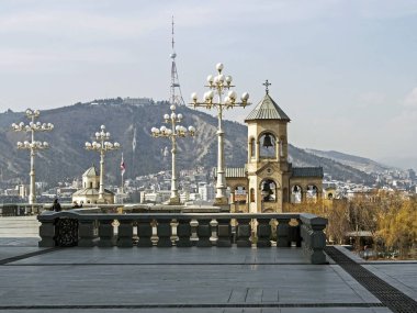 görünümü, çan kulesi, kutsal Trinity Katedrali Tiflis