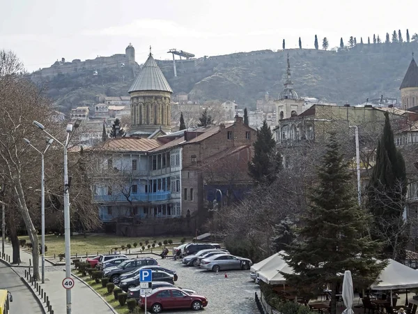 Vista sulla costa del Kura nella vecchia Tbilisi — Foto Stock