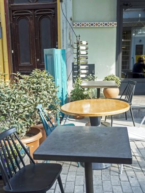 Georgia Tiflis sokaklarındaki küçük kafe