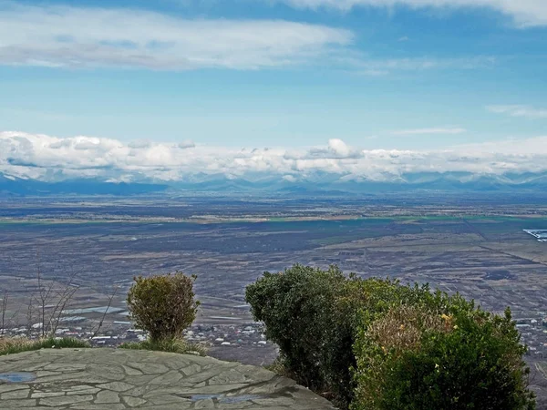 Blick von oben auf das Azani-Tal in Georgien — Stockfoto