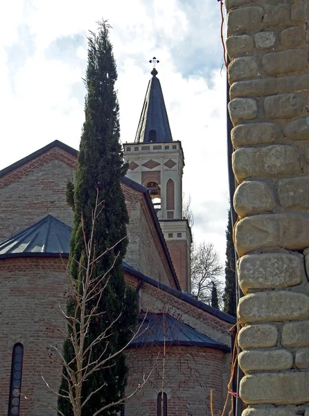 Zvonice kláštera Bodbe v Gruzii — Stock fotografie