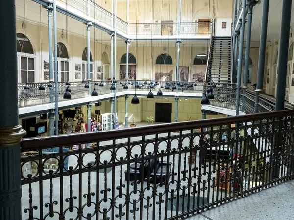 Alte karawansereien in ein modernes geschäft in georgien umgewandelt — Stockfoto
