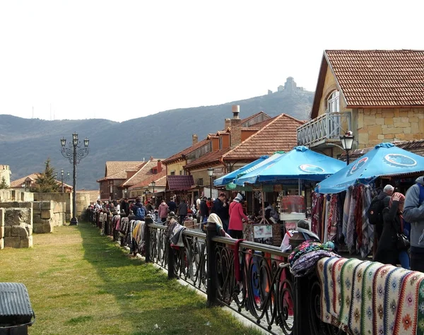 Festői bevásárló utcája Mtskheta Grúziában — Stock Fotó