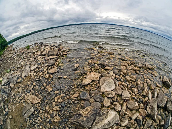 Rocky Shore Lake Uvildy Inclement Weather Sky Gray Clouds Southern — Stock Photo, Image