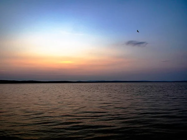 Pôr Sol Laranja Sol Sobre Lago Crepúsculo Está Chegando Outono — Fotografia de Stock