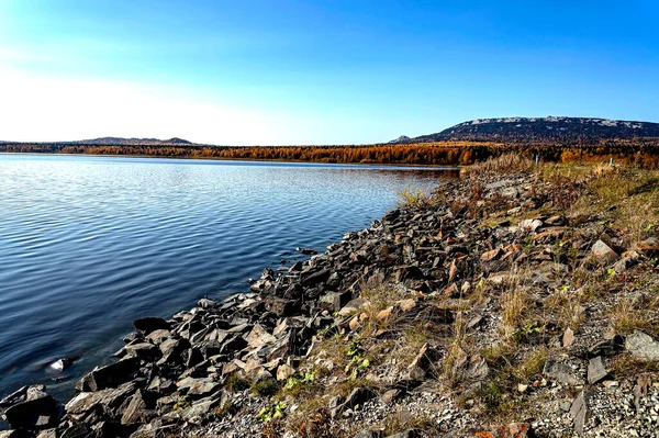 Outono Dourado Nas Proximidades Lago Zyuratkul Árvores Coloridas Montanhas Urais — Fotografia de Stock