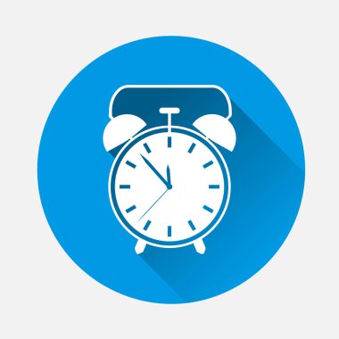 Mavi arka plan üzerinde vektör simge çalar saat. Düz görüntü alarm uzun gölge ile. Katmanlar kolay düzenleme Gösterim amacıyla gruplandırılmış. Tasarımlarınız için.
