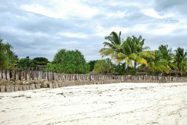 Costa Zanzíbar Con Valla Madera Palmeras Playa Kendwa — Foto de Stock