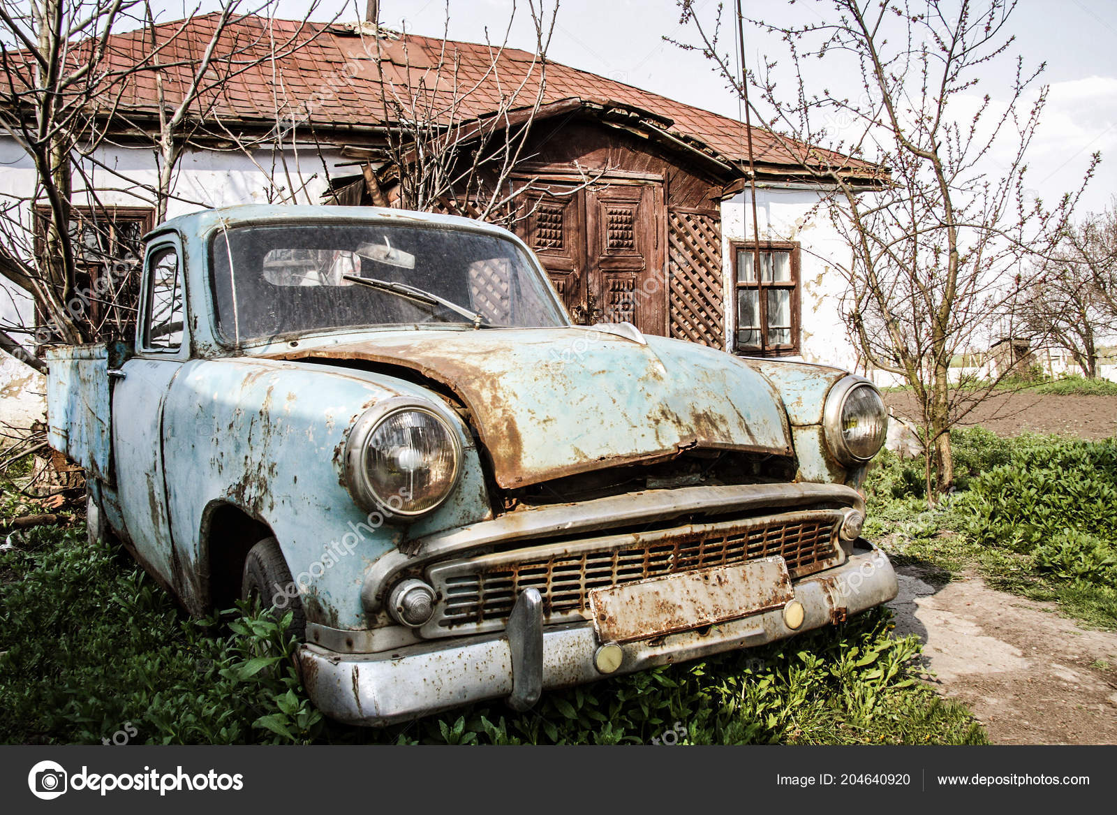 Old Abandoned Retro Car Yard House Stock Photo by ©PakoStudio 204640920