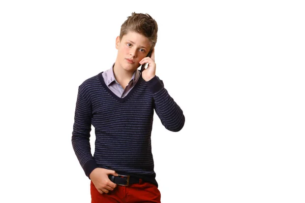Ung Kille Som Innehar Gadget Prata Telefon Isolerad Vit Bakgrund — Stockfoto