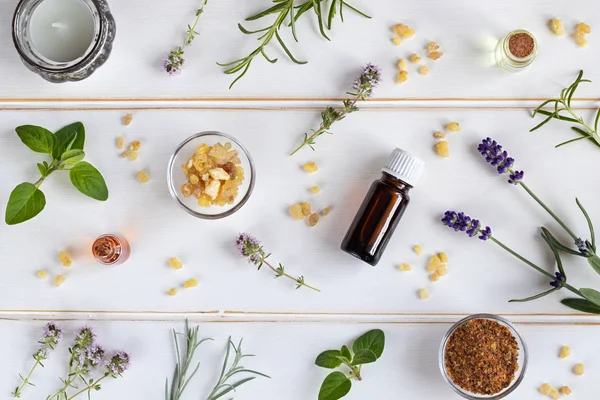 Bottles Essential Oil Frankincense Lavender Thyme Other Fresh Herbs — Stock Photo, Image