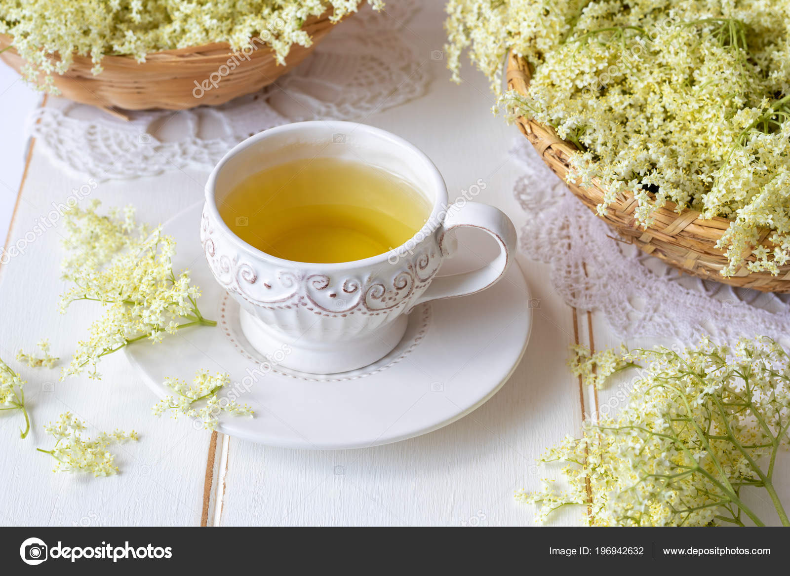 Une Tasse Tisane Avec Des Fleurs Sureau Fraîches Sur Fond