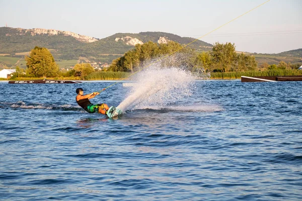 Pasohlavky Cseh Köztársaság 2017 Június Lovas Wakeboard Kábel Nyomán Parkban — Stock Fotó