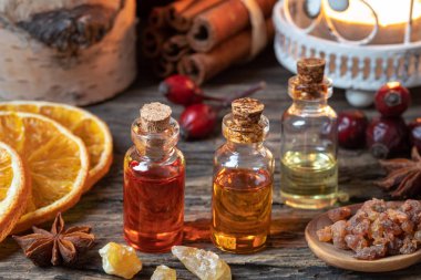 Noel koleksiyon temel yağlar ile mür, buhur, tarçın ve anasonu