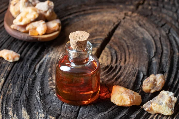 Eine Flasche Ätherisches Styrax Benzoe Und Harz — Stockfoto