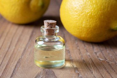 Esans taze limon ile bir şişe