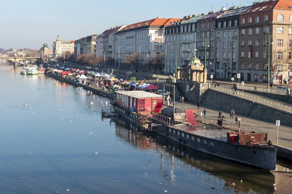 Praga Republika Czeska Luty 2020 Statek Towarowy Brzegu Rzeki Naplavki — Zdjęcie stockowe