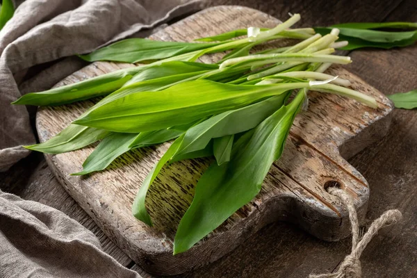 Fresh Young Wild Garlic Leaves Rustic Table — Stock Photo, Image