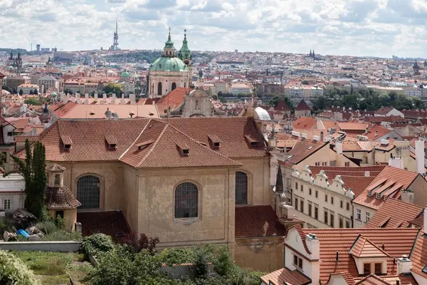 Praga Republika Czeska Lipiec 2020 Panoramiczny Widok Dachów Małej Strany — Zdjęcie stockowe