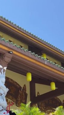 Da Nang, Vietnam 'ın tepelerindeki Buda Hanım Dünya Turistleri İçin Turizm Özellikleri. Yüksek kalite 4k görüntü