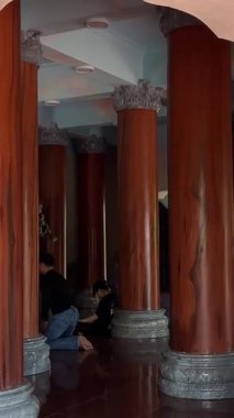 Da Nang, Vietnam 'ın tepelerindeki Buda Hanım Dünya Turistleri İçin Turizm Özellikleri. Yüksek kalite 4k görüntü