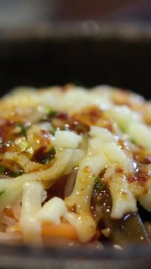 Taze domuz ve biber soslu kızarmış pilav Kore 'de geleneksel yemek, kendi başına. Yüksek kalite 4k görüntü