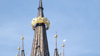 Ana Pazar Meydanı veya Rynek Glowny ile bir belediye binası, Sukiennice ve St. Marys Bazilika Kilisesi Krakow, Polonya 'da gün doğumunda. Sabah Krakow merkez meydanının hava görüntüsü. - Evet. Yüksek kalite 4k