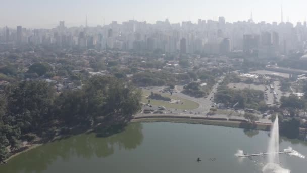 Jezioro Parku Ibirapuera Budynkami Tle Sao Paulo Brazylia — Wideo stockowe