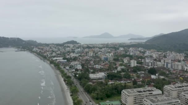 Flyg Över Iperoig Beach Ubatuba Sao Paulo Brasilien Flytta Tillbaka — Stockvideo