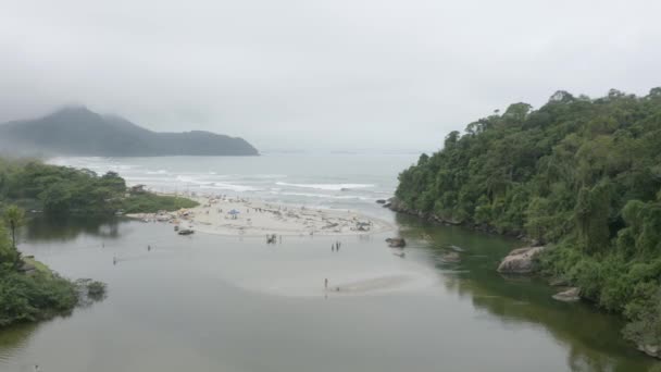 Rivière Jetant Dans Plage Itamambuca Ubatuba Sao Paulo Brésil Vol — Video