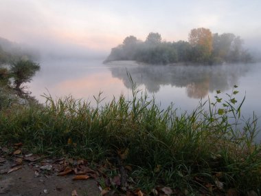 morning on the lake in autumn