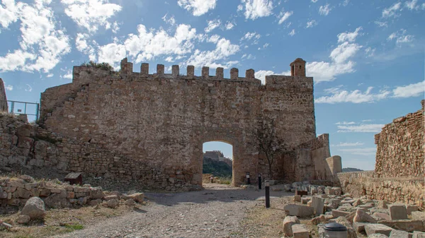 Eski bir kalenin duvarı