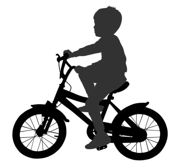 白い背景に隔離された自転車ベクトルシルエットイラストに乗る小さな男の子 自転車の屋外スポーツの子供 お気に入りのおもちゃの屋外の子供 — ストックベクタ