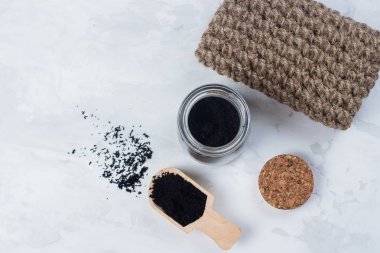 Ev yapımı fırçalayın şeker ve zemin kahve yaptım. Spa, güzellik cilt bakımı vücut kavramı.