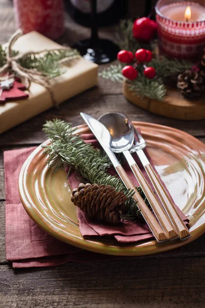 Christmas Setting Table Dinner Plate Silverware Fir Tree Gift Box — Stock Photo, Image