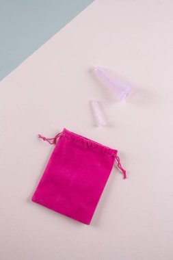 Hafif beton arka planda Silikon Vakum Kupası. Sağlık Bo