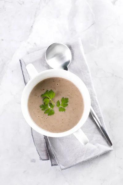 Sopa Creme Cogumelo Champignon Tigela Branca Mesa Mármore Vista Superior — Fotografia de Stock