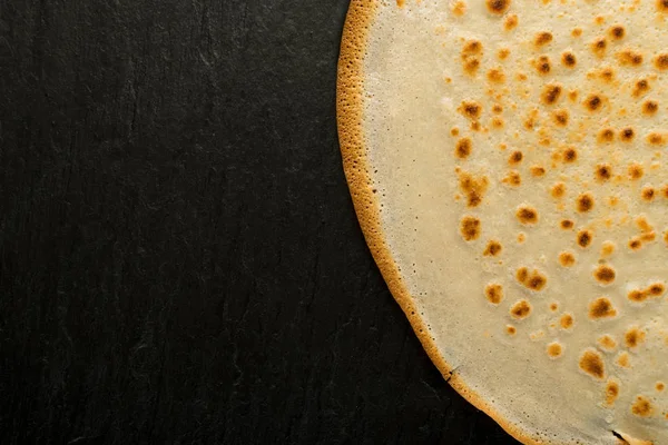 Thin Pancakes Black Stone Background Top View Fresh Homemade Crepes — Stock Photo, Image