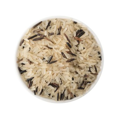 Yığın ham siyah yabani pirinç ve kaynatılmış beyaz Bio izole pirinç üstten görünüm