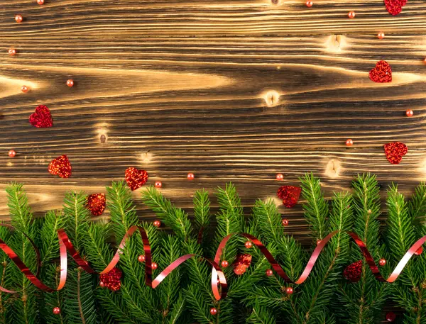 Weihnachtlicher Hintergrund Mit Tannenzweigen Auf Holzkulisse Flach Gelegt Und Von — Stockfoto