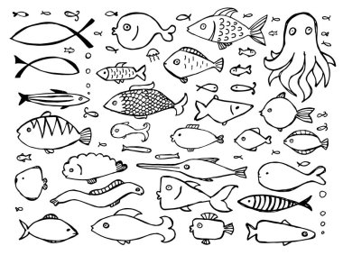 Çizilmiş logo şablonu el veya beyaz arka plan üzerinde izole balıklar doodle. Kabataslak balık piktogram mono doğrusal modern tasarım sürüsü. Deniz hayvanları basit vektör çizim