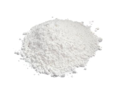 Beyaz Alçı taşı tozu, Clay ya da Diatomite Beyaz Arkaplanda izole edildi. Kalsiyum, alçı taşı ya da Alçı Yakın Çekim Olarak Toz Kimyasalların Macro Fotoğrafı