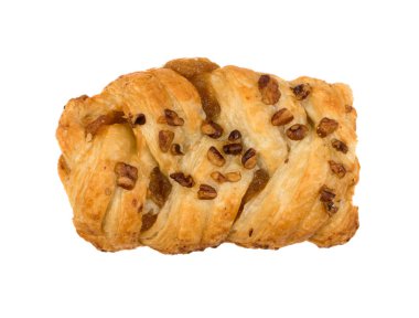 Tatlı puf böreği izole veya pate feuilletee beyaz arka plan üstten görünüm üzerinde örgülü. Taze phyllo hamur içinde reçel ve macadamia fındık ile yakın çekim