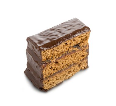 Beyaz arka plan üzerinde izole kek tatlı dilim. Makro fotoğraf berry reçelli kare çikolatalı kek