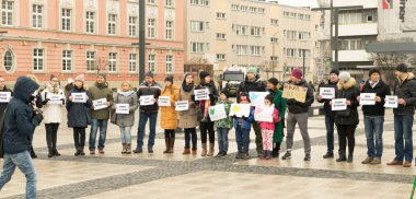 Wroclaw - Polonya - 2 Aralık 2018: Rus saldırganlık tutuklandı Ukraynalı denizciler destek Azov Denizi'nde karşı protesto etmek. Protestocular plaklar mahkumların adları ile tutarak